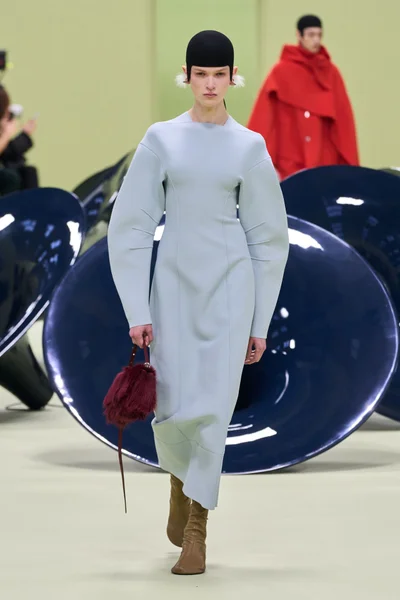 Look 4